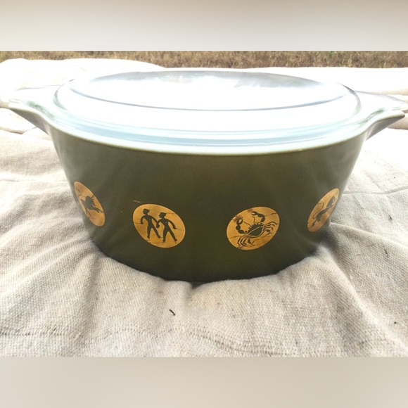 Pyrex Dining Vintage 25 Quart Pyrex Casserole Dish Zodiac Pattern 961 6 Mcm Lid Gold Green